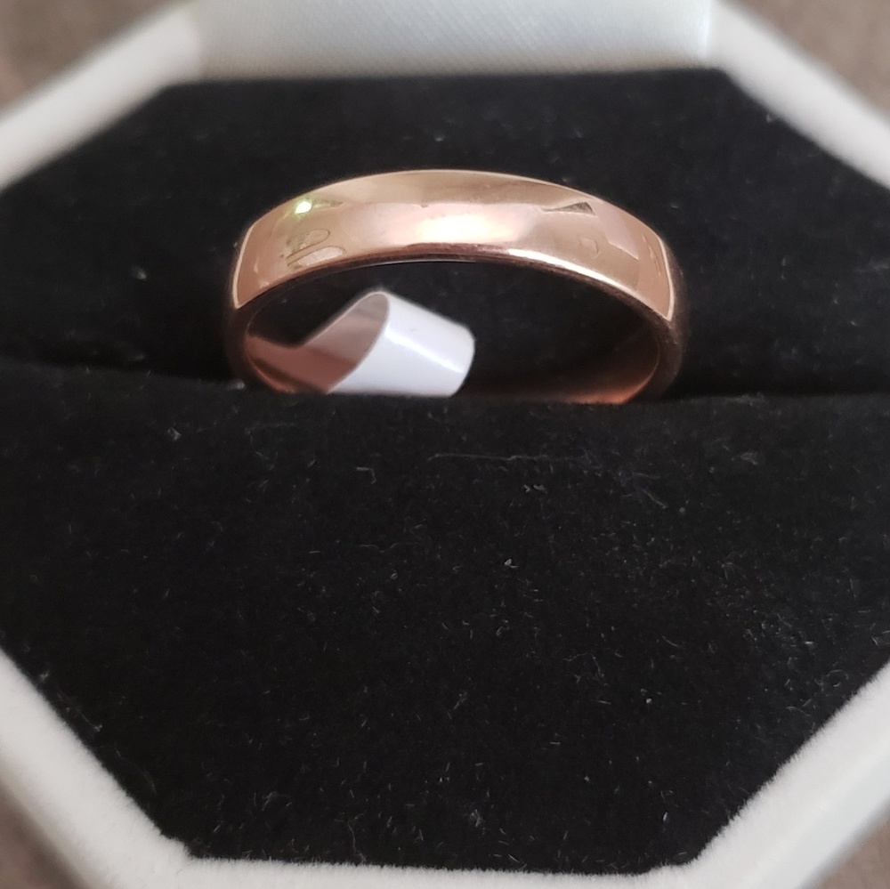 Rose Gold Women Men Polished Stainless Steel Ring - Picture 4 of 4